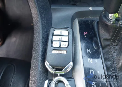 2016 Honda Civic Touring z USA, uszkodzony, nr VIN 19XFC1F95GE030111